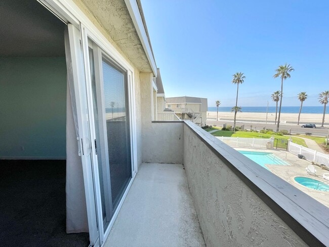 Building Photo - Surfside I | 2 Bedroom + 1.5 Bathroom with...