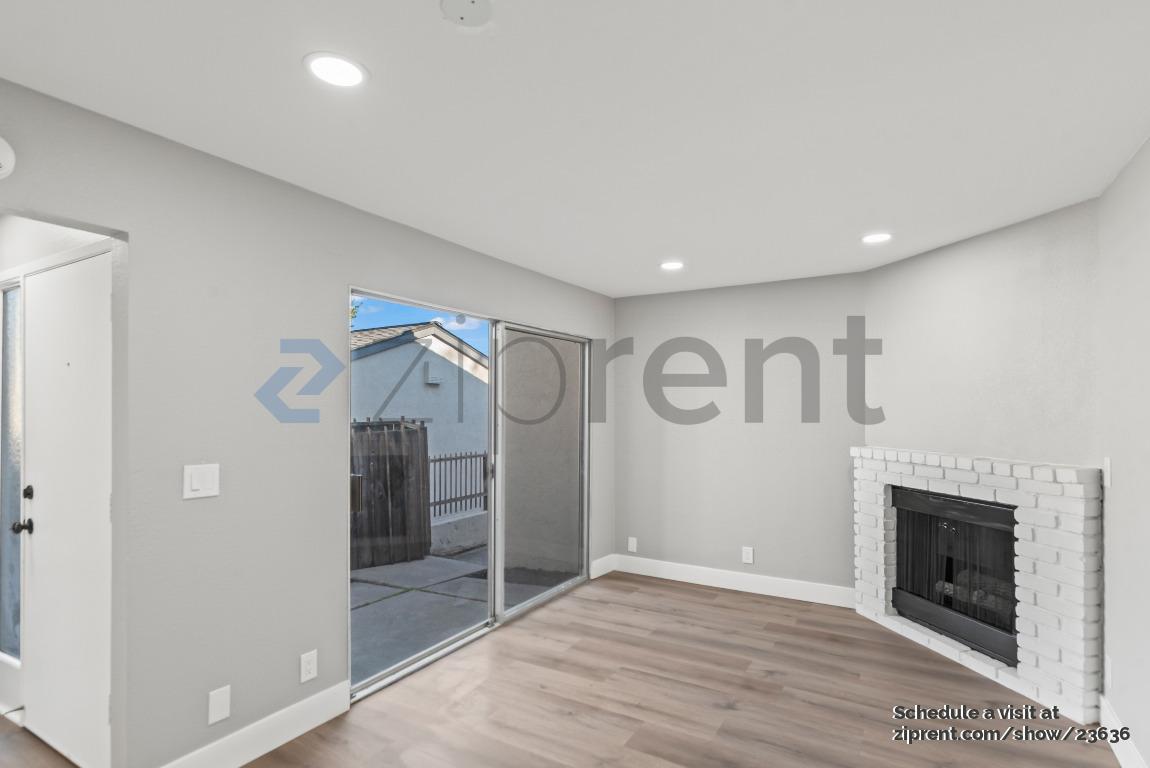 Building Photo - Unit