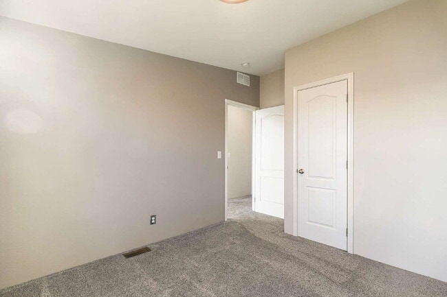 Building Photo - Breathtaking 3-Bed Beachfront Retreat with Scenic Views in Ferndale