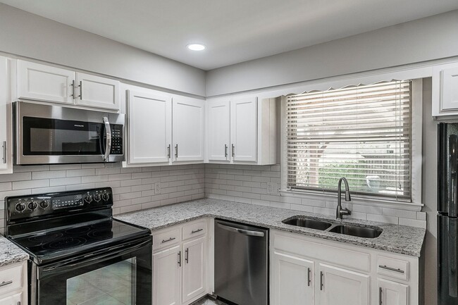 Building Photo - Remodeled Ranch In Hendersonville - Fenced...