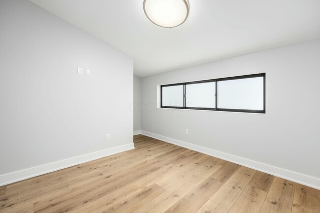 Building Photo - 1661 Franklin Park S