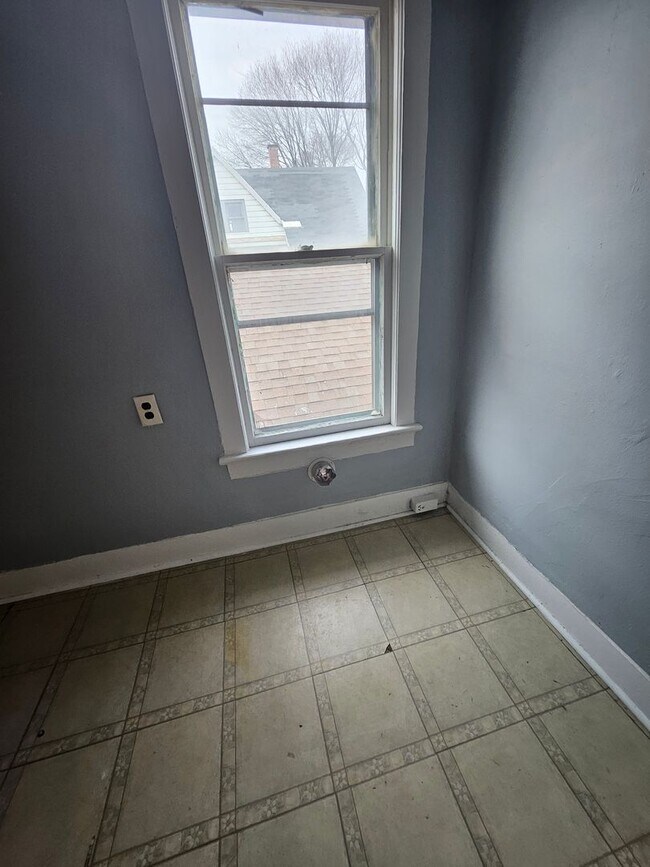 Building Photo - 1619 Chestnut St