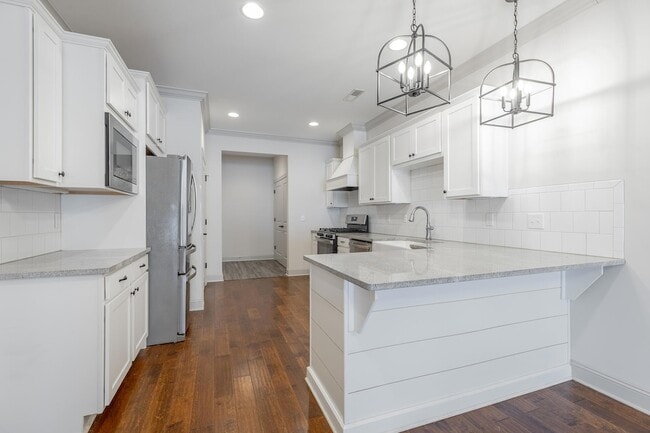 Building Photo - 3306 Stonecreek Dr