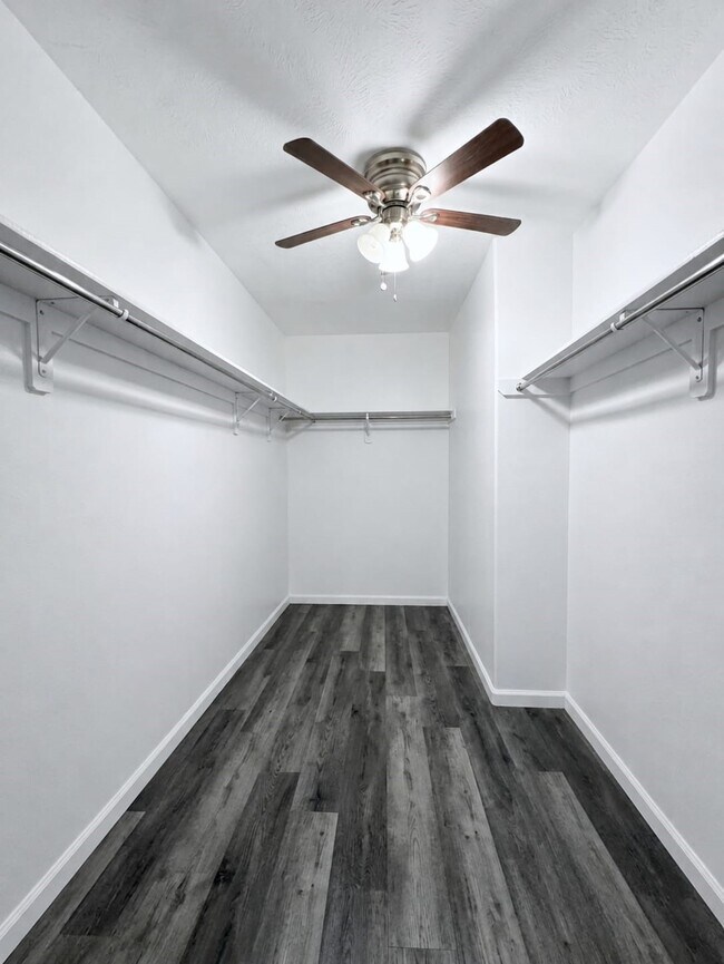Building Photo - 1011 Backland Ct