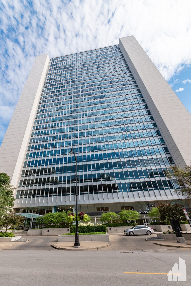 Building Photo - 500 W Superior St