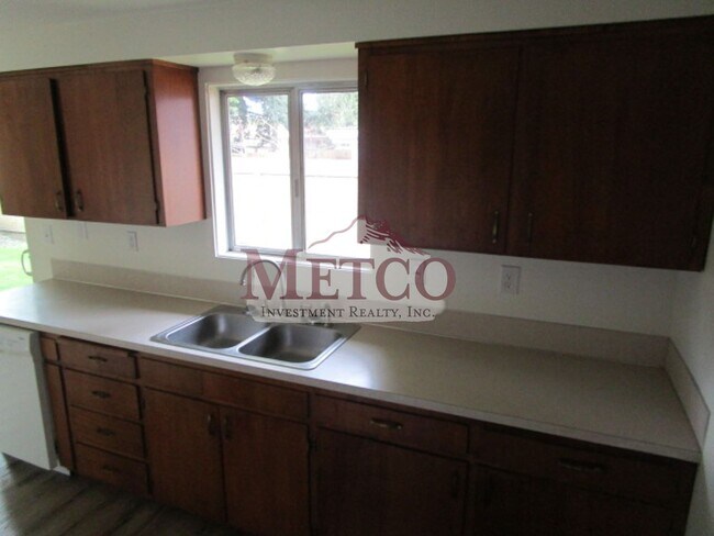 Building Photo - 16301