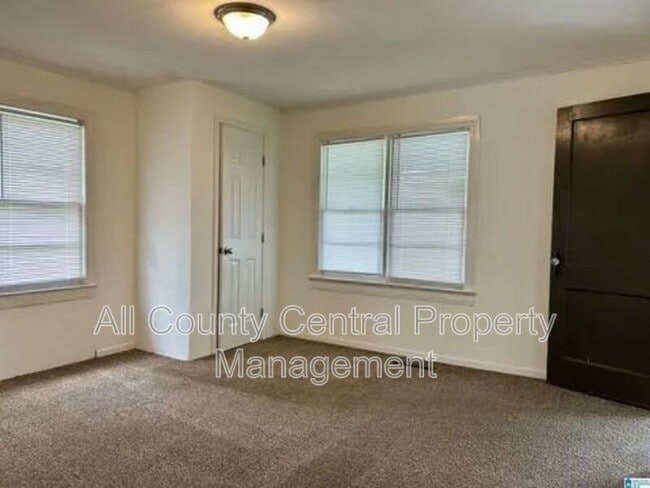 Building Photo - 5417 Holland Ave