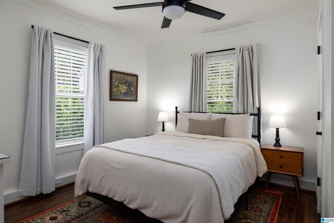 Building Photo - 1305 31st St S