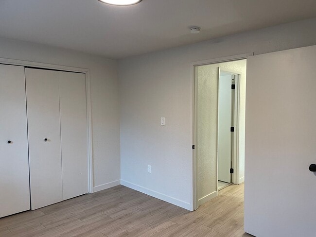 Building Photo - Newly Remodeled 2 Bedroom 1 Bath Duplex-Be The First to Make it Your Home