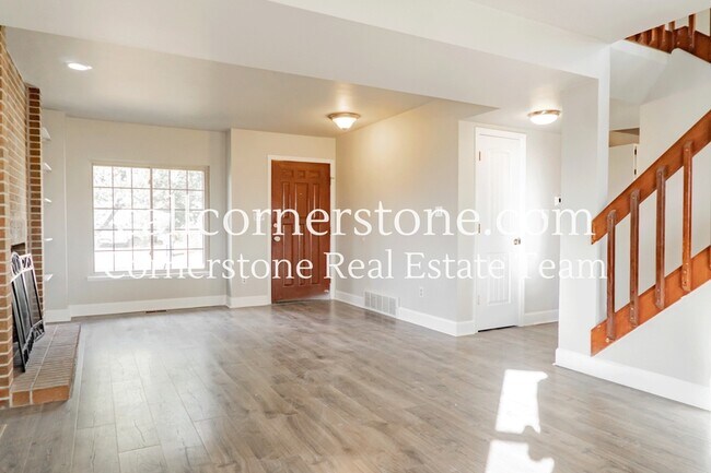 Building Photo - 9319 Hazy Morning Dr