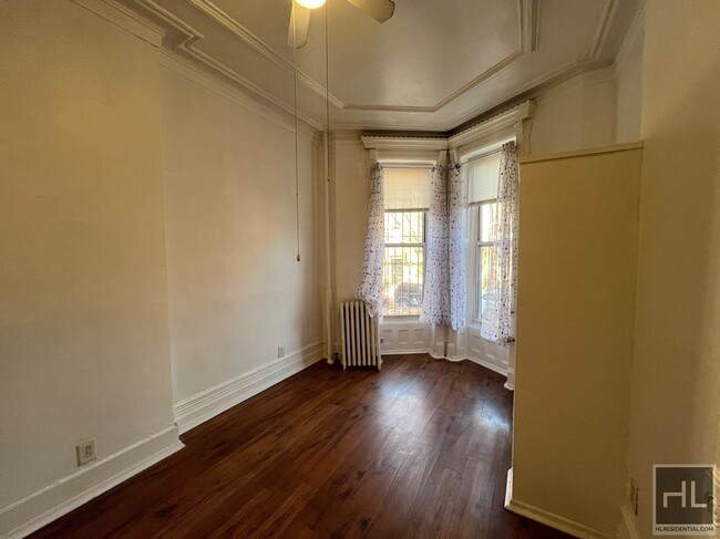 Building Photo - Sunny Studio in Bedford Stuyvesant Brick T...