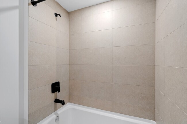 Building Photo - 225 N Miami Ave