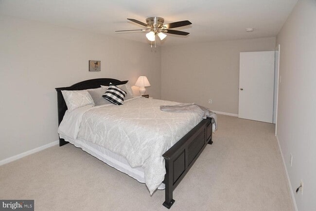 Building Photo - 8323 Stationhouse Ct