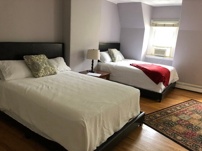 Building Photo - 318 Tappan St