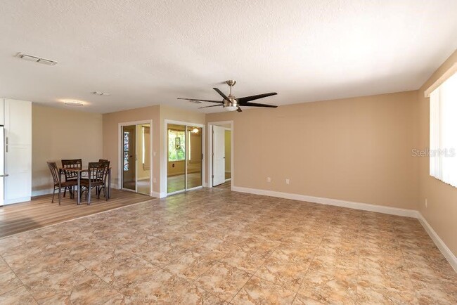 Building Photo - 10886 SW 90th Terrace
