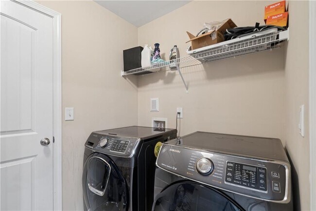 Building Photo - 4470 Skylark Ln