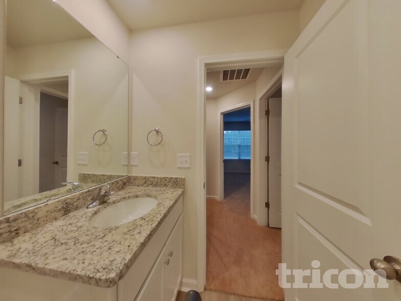 Building Photo - 6432 Lowe Ln