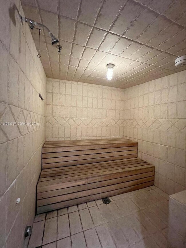 Building Photo - 1111 Crandon Blvd