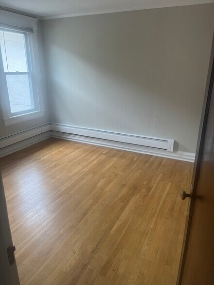 Building Photo - 2204 Adams Ave