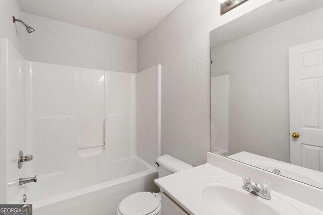 Building Photo - 239 Brookview Dr