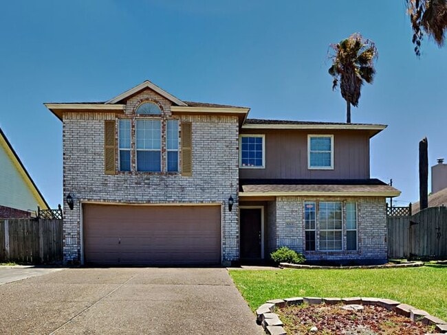 Building Photo - No Application Fees* $500 off first month....