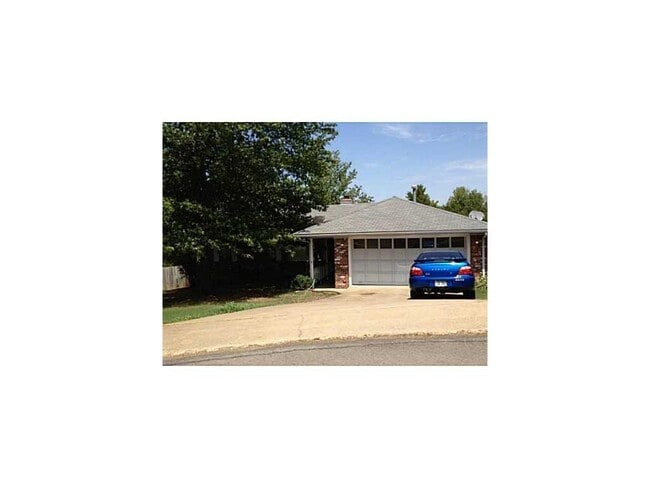 Building Photo - 2749 N Wakefield Pl