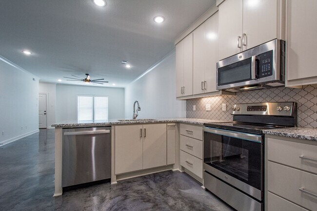 Building Photo - Available January