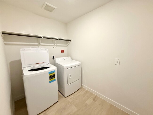 Building Photo - 30751 Wicklow Gdns Dr