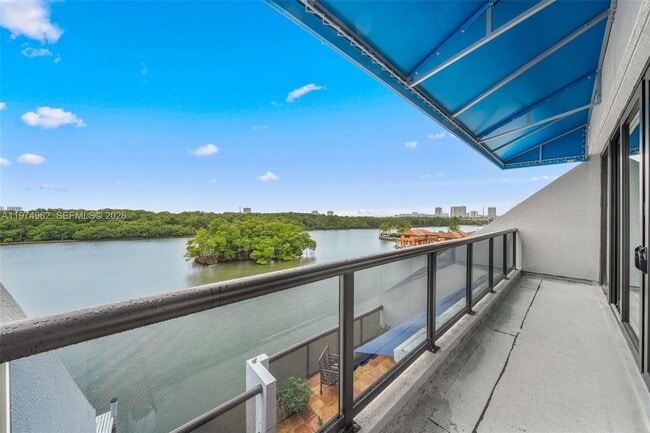 Building Photo - 445 Poinciana Island Dr