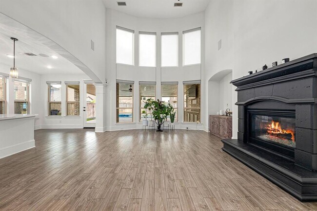 Building Photo - 16202 Coyote Run Ln