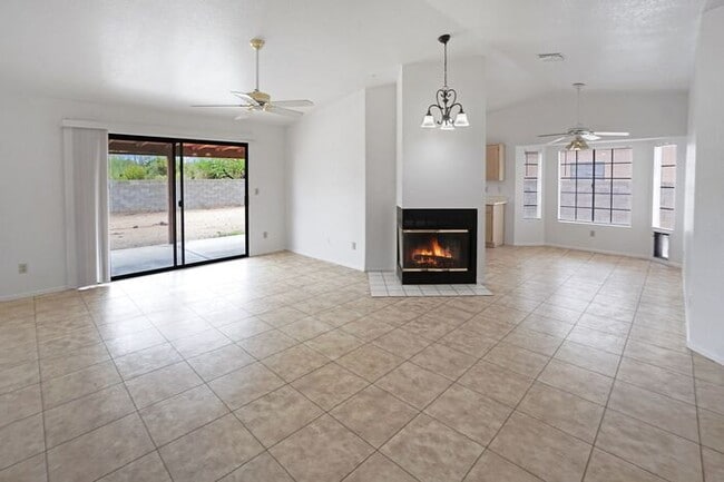 Building Photo - Pending/ Rented - Stylish & Bright 3-Bed Oasis with Desert Backyard – Sunset Point II Luxury Living