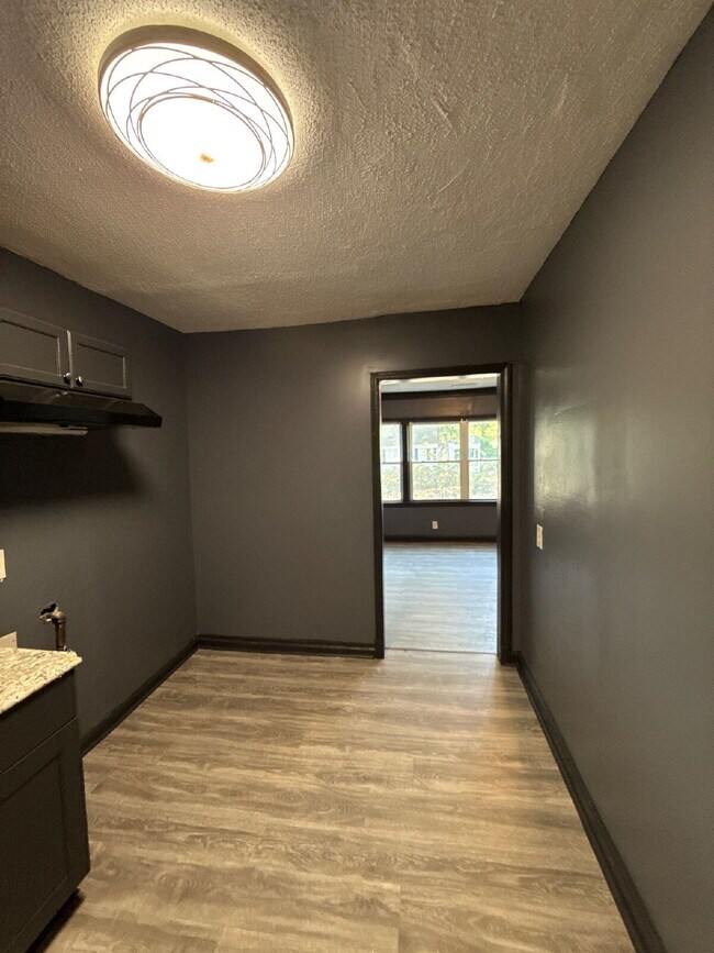 Building Photo - 1064 Brower St