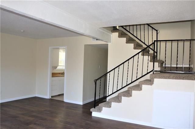 Building Photo - 6319 Walraven Cir
