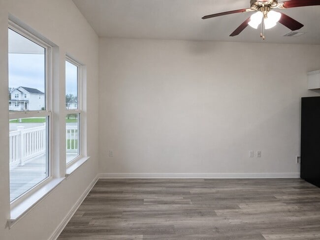 Building Photo - 4/2/2-AVAILABLE OCTOBER