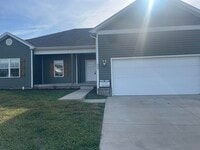 Building Photo - 809 Alpine Pine St