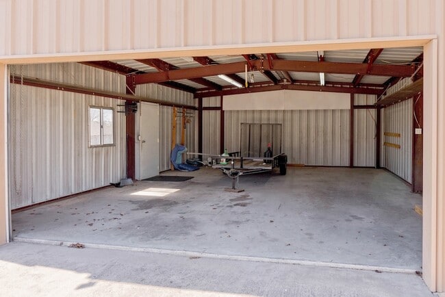 Building Photo - 115 Kenwick Ct