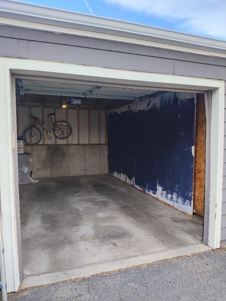 Building Photo - 1205 James Ct