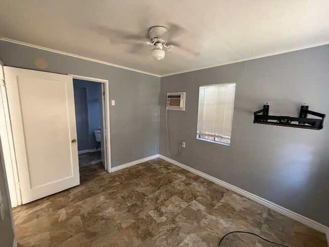 Building Photo - Cute 1 bed 1 bath