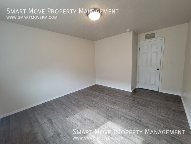 Building Photo - 4284 S Overhill Way