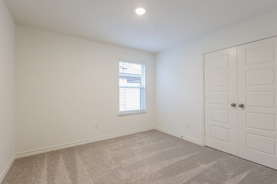 Building Photo - 10207 Monte Carmel Pl