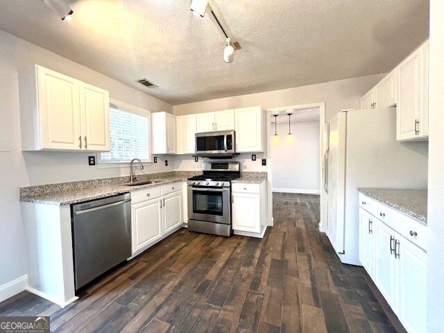 Building Photo - 3320 Northcliff Dr