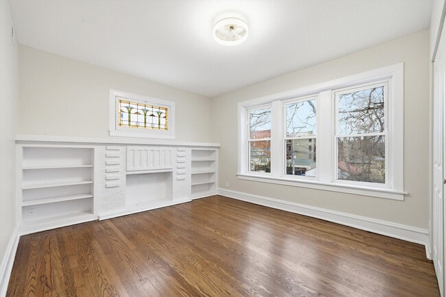 Building Photo - 6938 N Campbell Ave