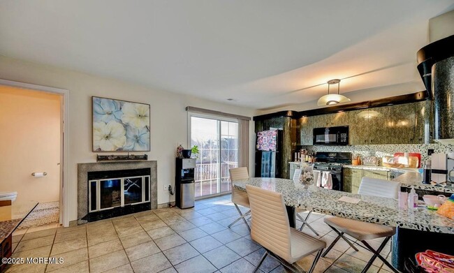 Building Photo - 65 Culford Pl