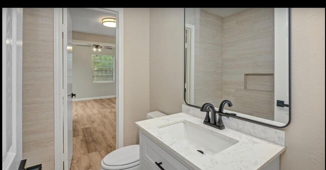 Building Photo - 10611 Leitrim Way