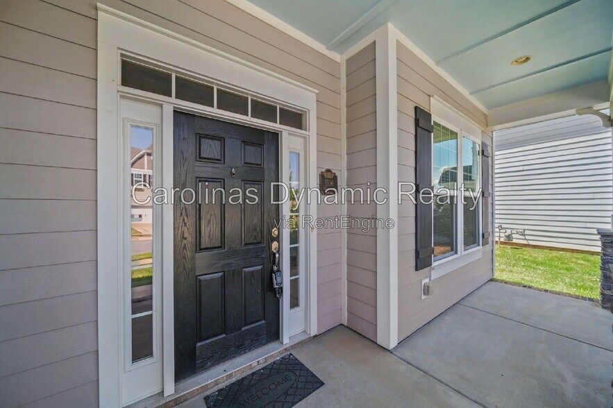 Building Photo - 1106 Cigar Ln