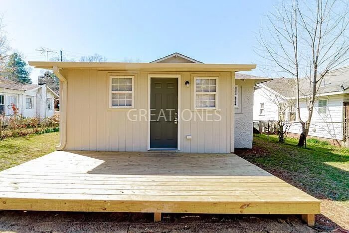 Building Photo - 8225 Rugby Ave