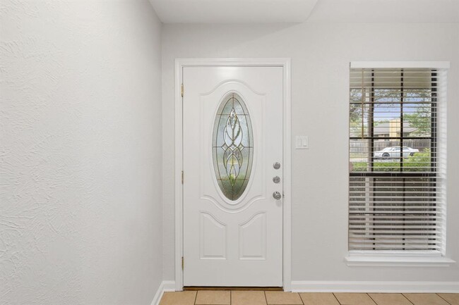 Building Photo - 1505 Charolais Dr