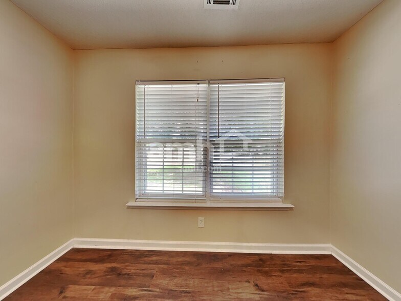 Building Photo - 38 Dunnoman Dr