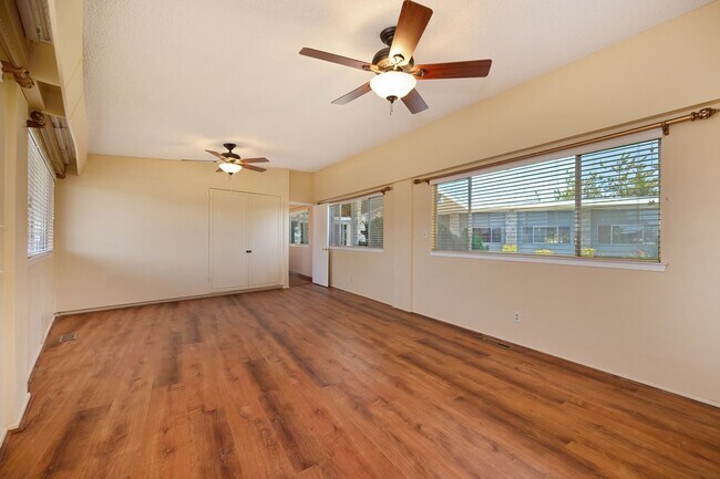 Building Photo - 1000 Grass Valley Hwy