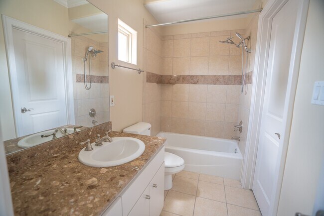 Building Photo - 5512 Val Verde St